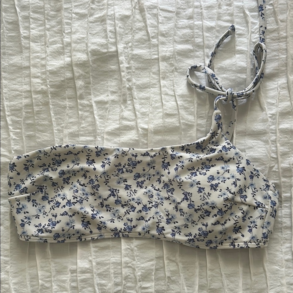 Hollister swim suit top